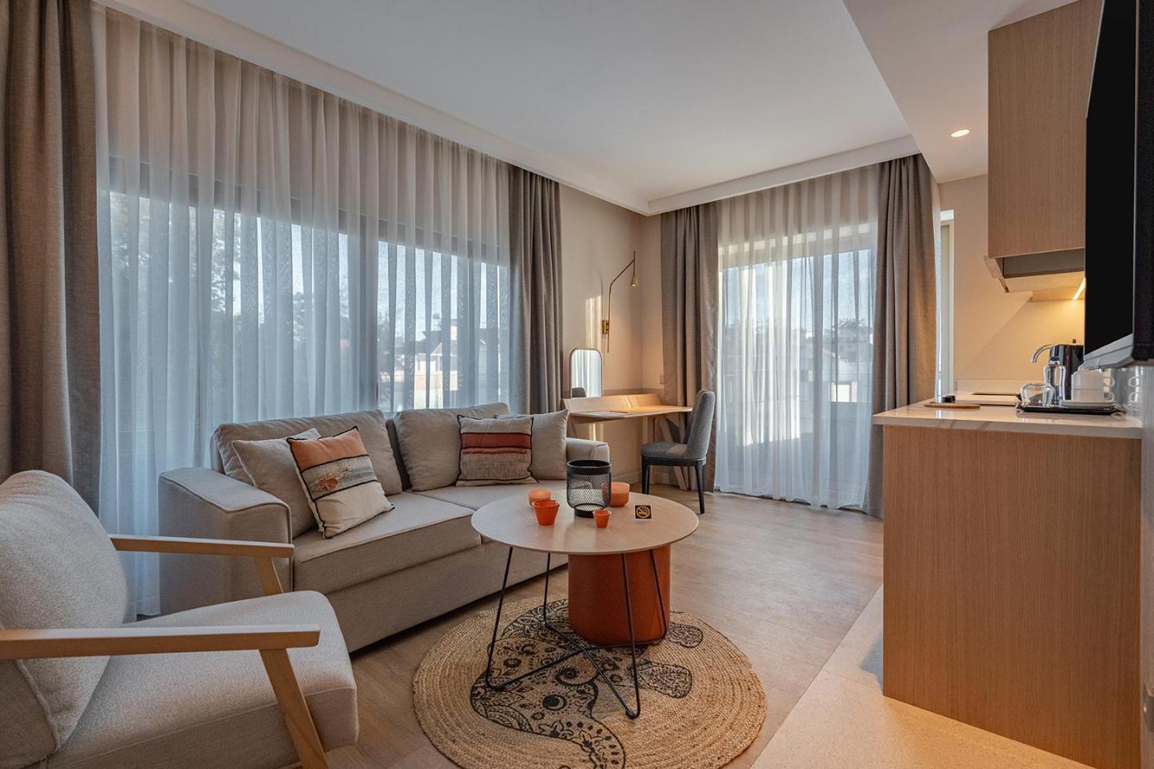 Oli Hotel And Suites Antalya Exteriör bild