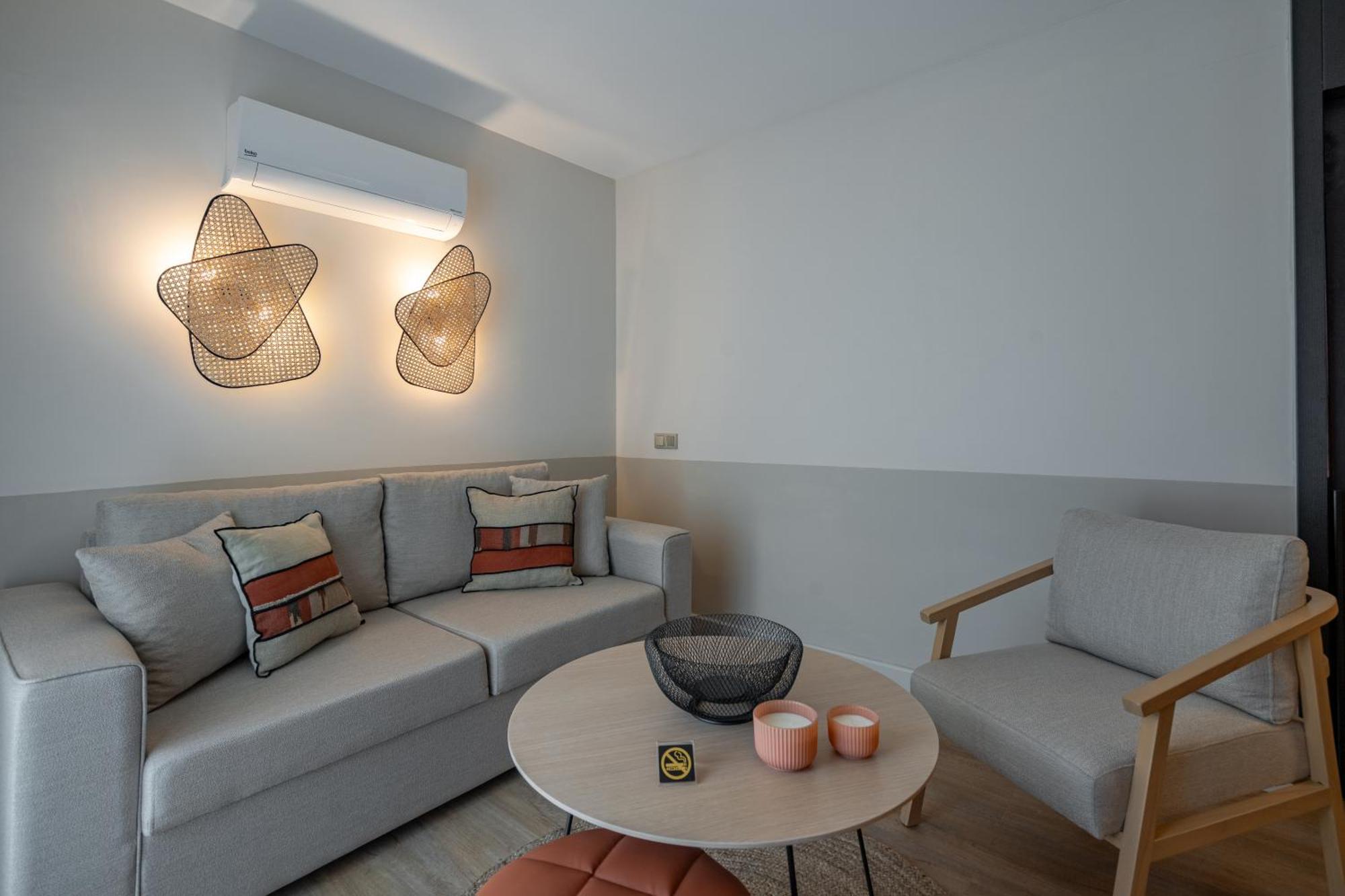 Oli Hotel And Suites Antalya Exteriör bild